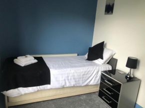 Bassett Home - Single Room And Free Parking